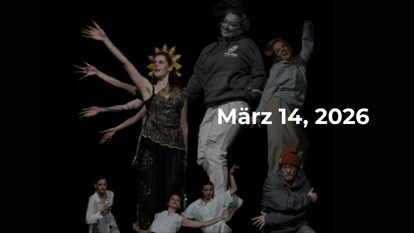 Tänzerinnen und Tänzer von KayJay’s Dance Studio während der ShowKays 2026 Aufführung auf der Bühne in künstlerischer Pose.