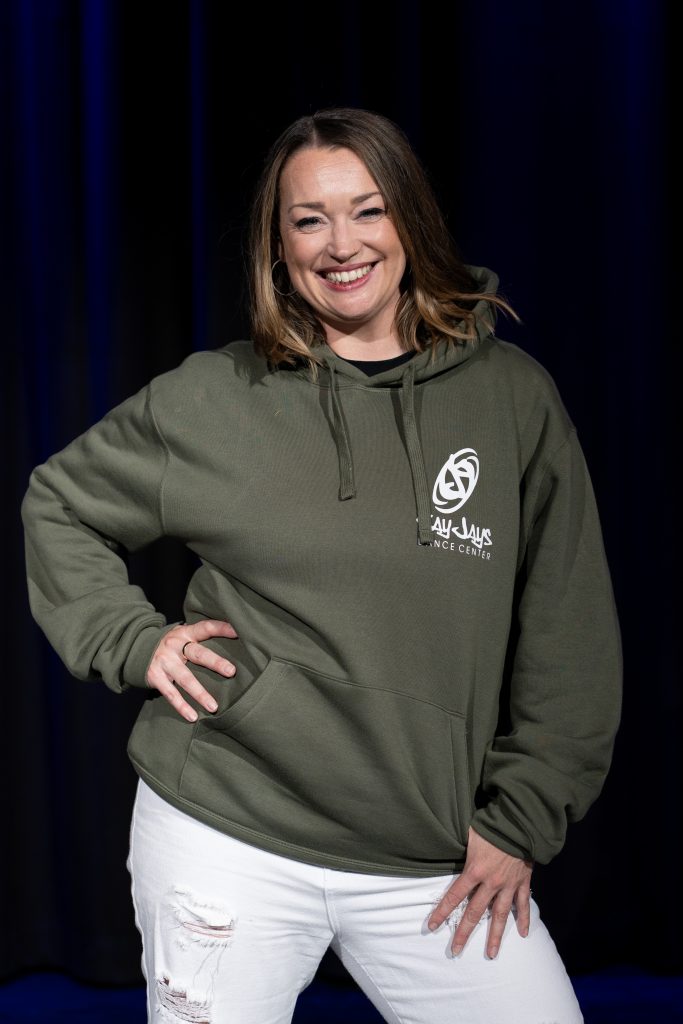 Leonie, Lehrerin für Hip-Hop-Klassen für Erwachsene im Tanzstudio in München.