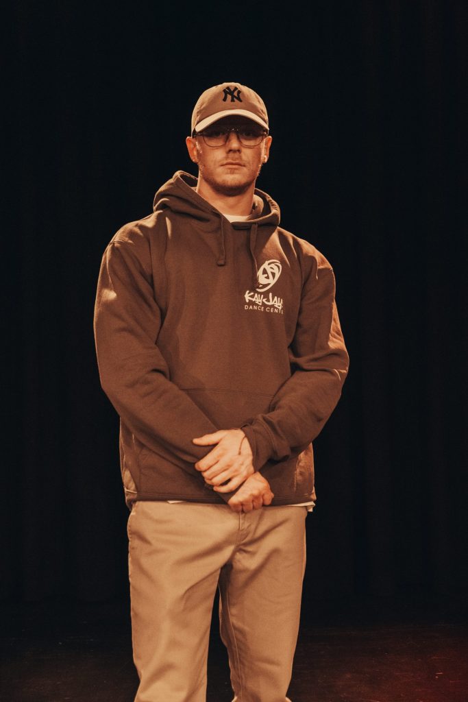 Paul, Lehrer für Breakdance-Klassen ab 12 Jahren im Tanzstudio in München.